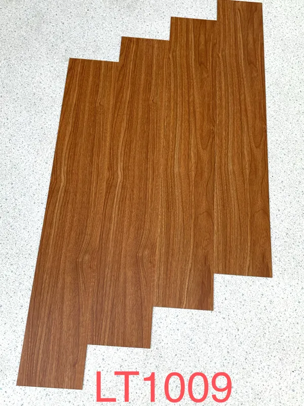 Hình ảnh Sàn nhựa vinyl vân gỗ dán keo riêng LT1009