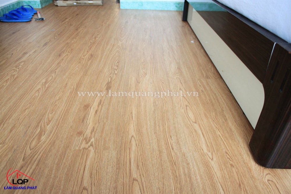 Lâm Quang Phát - Tấm lót sàn nhựa giả gỗ